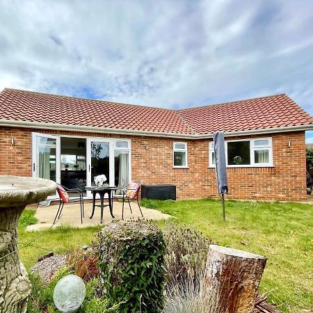 Stylish Boutique Bungalow Felixstowe Exterior photo