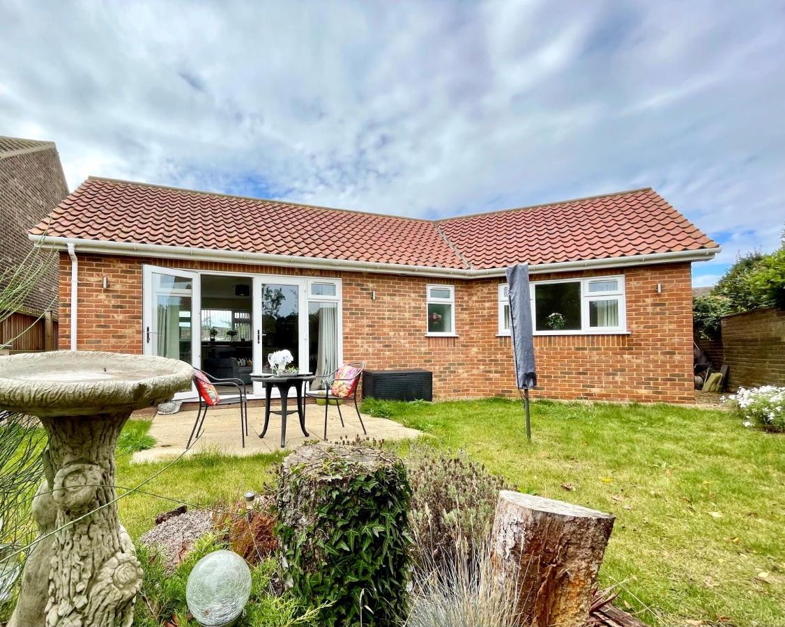 Stylish Boutique Bungalow Felixstowe Exterior photo